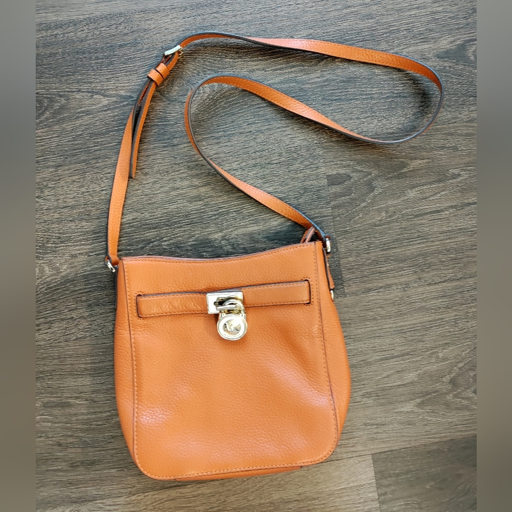 Michael Kors Hamilton Traveler Messenger Luggage Leather Crossbody Bag Orange